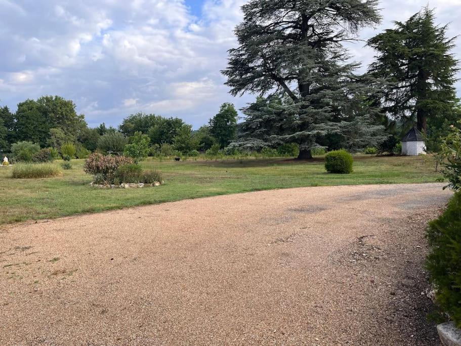 Ancien Chai Renove Dans Un Parc Clos De 3 Hectares Lamothe-Montravel Exteriér fotografie